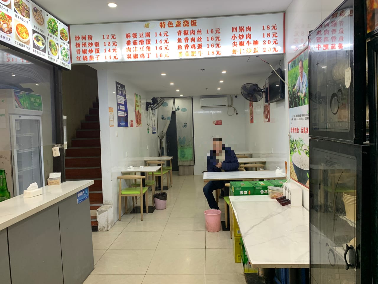 浦东南汇水芸路餐饮店转让！有天然气无行业限制，地理位置佳，人流密集-4