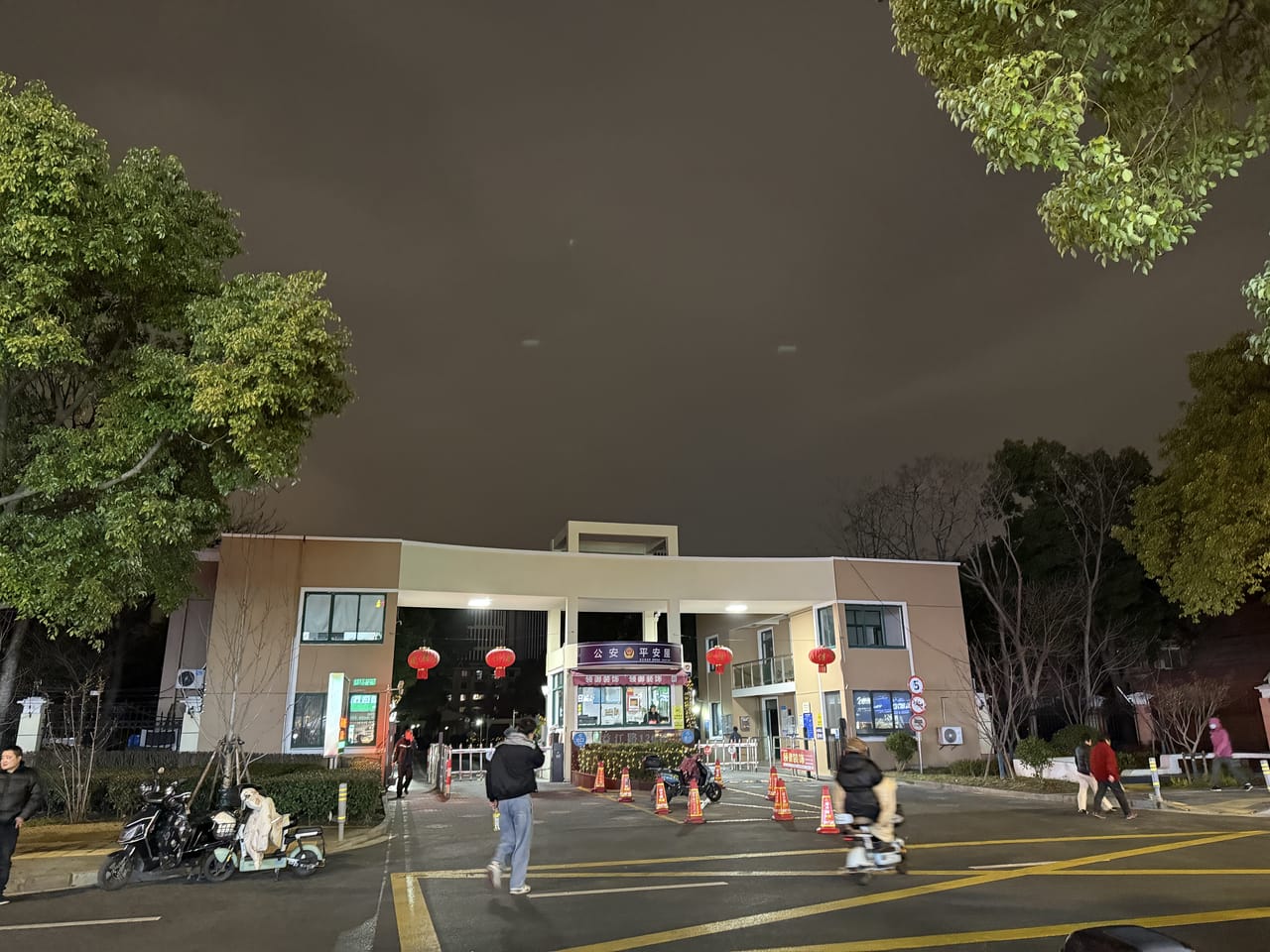 浦东张江盛夏路眼镜店转让！可空转 小区学校密集人流量大-8