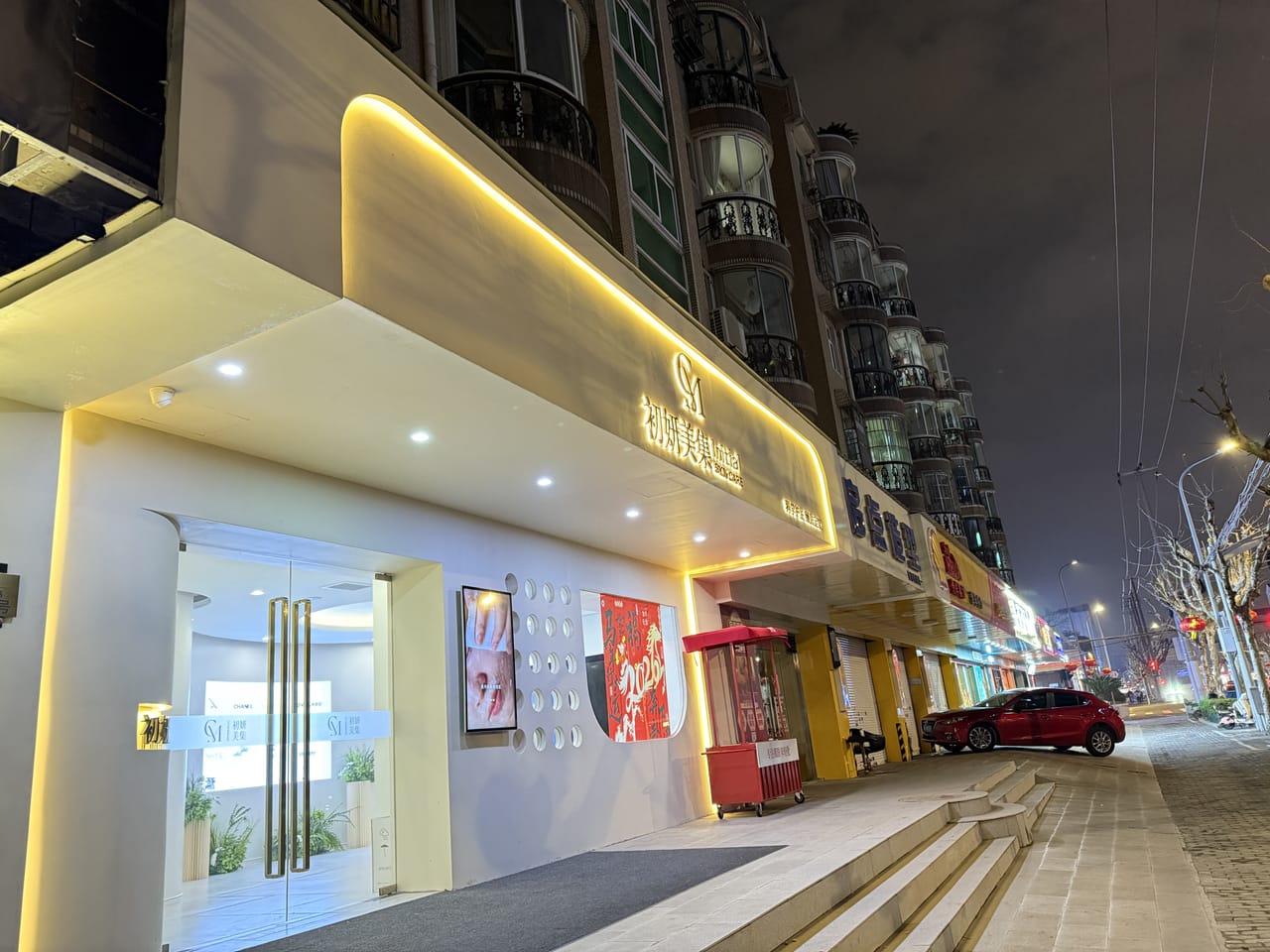 浦东齐河路餐饮店转让！沿街门店门口公交车站无行业限制，位置佳-10
