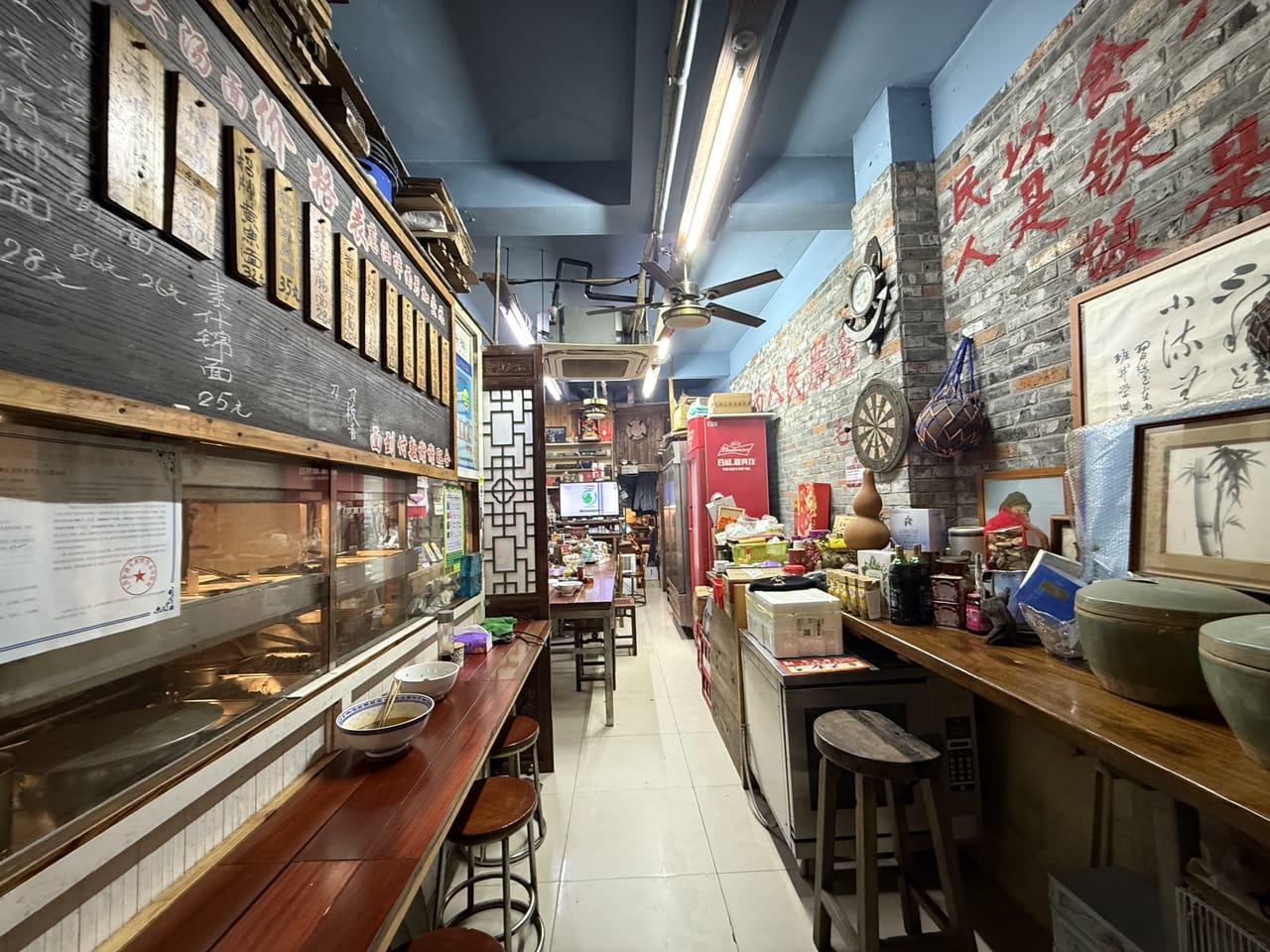 浦东齐河路餐饮店转让！沿街门店门口公交车站无行业限制，位置佳-2
