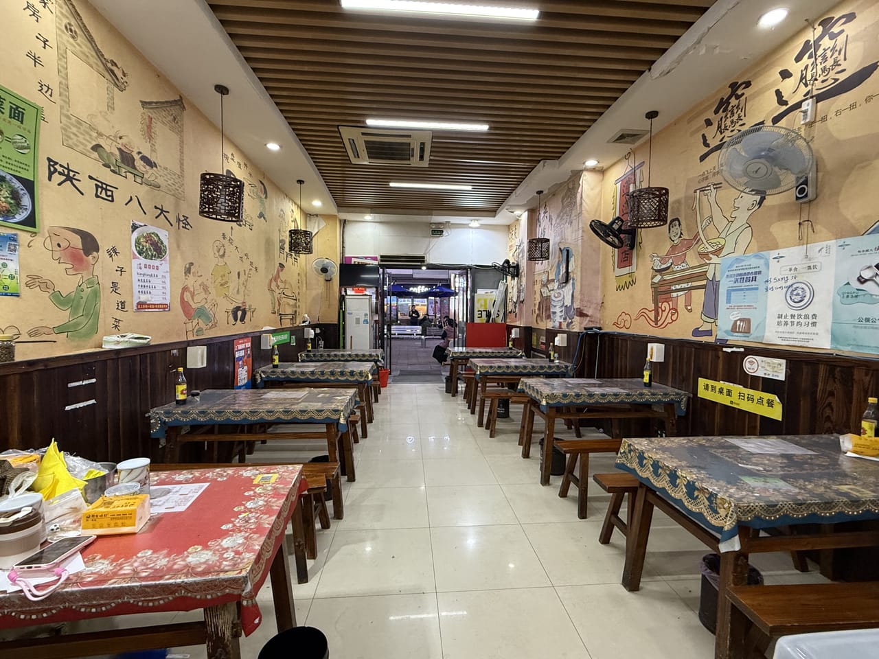 青浦区淀山湖大道吾悦广场餐饮店转让！十年老店客源稳定人流大-2