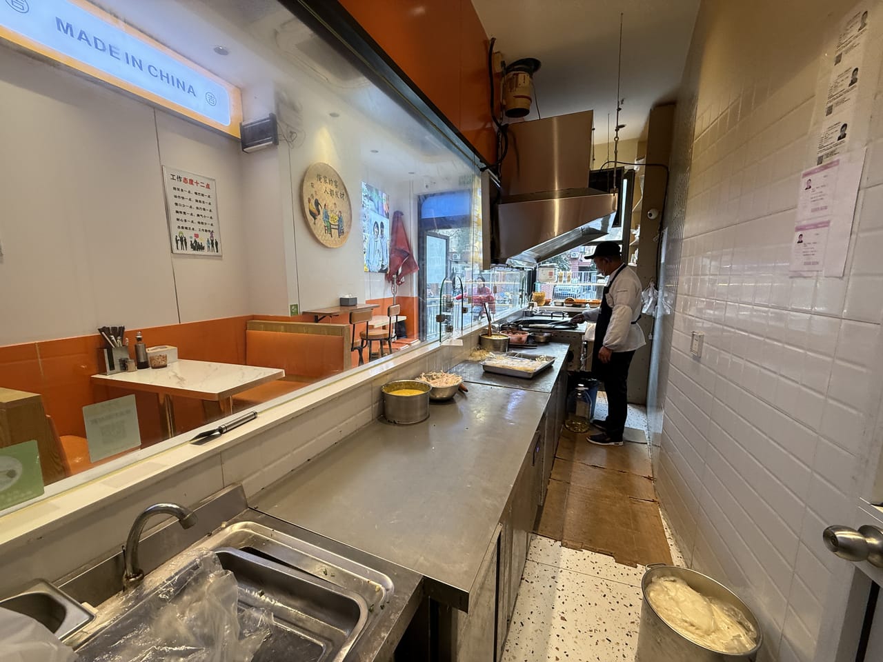 静安镇宁路餐饮店转让！菜场对面周边多小区，商圈成熟人流密集-6