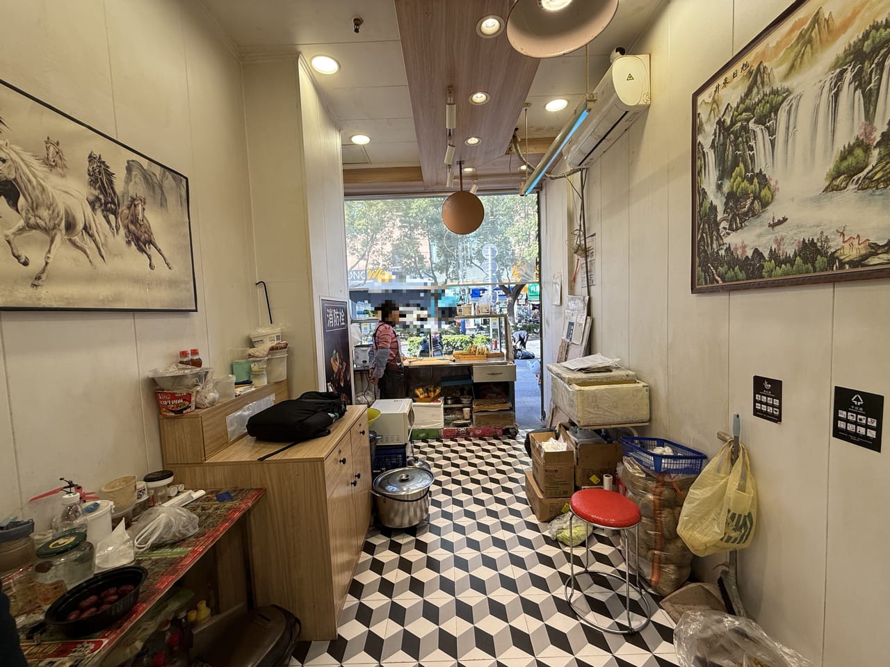 嘉定区阜康西路超市门口沿街餐饮店转让！附近广场医院成熟小区-2