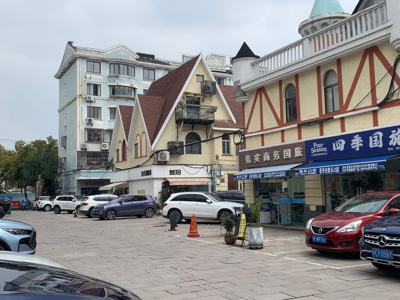 对面青浦区中医医院，多小区商务楼分布，纯外卖店，带客源转-8
