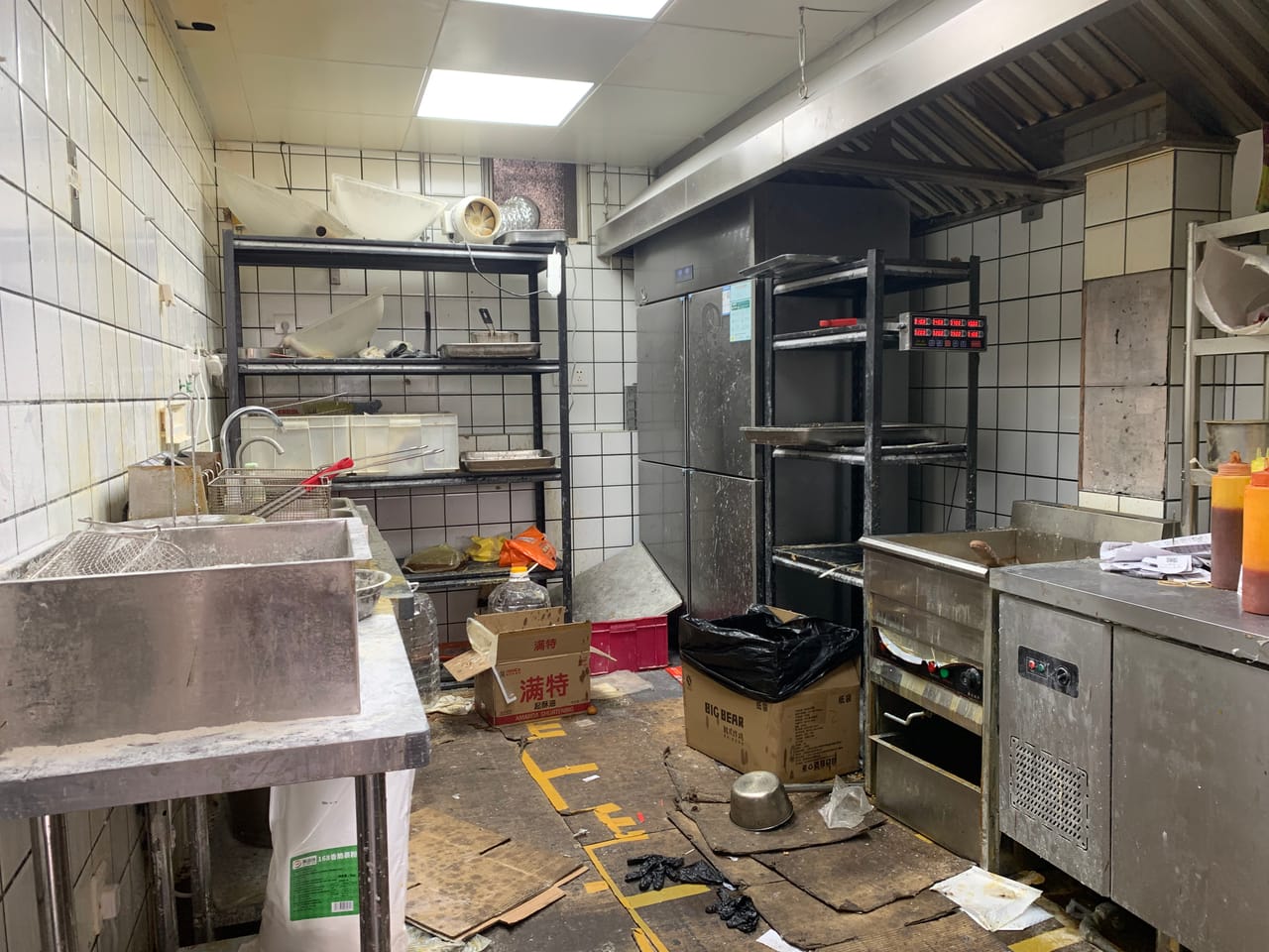对面青浦区中医医院，多小区商务楼分布，纯外卖店，带客源转-4