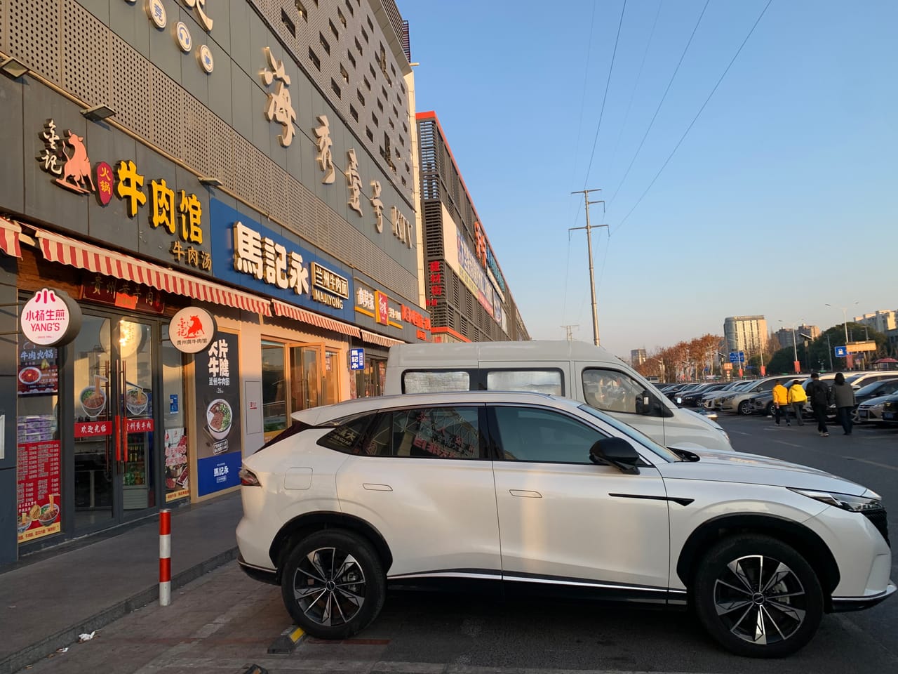 曹安公路旺铺转让！纯一楼，近地铁口，多小区商务分布，位置佳-7