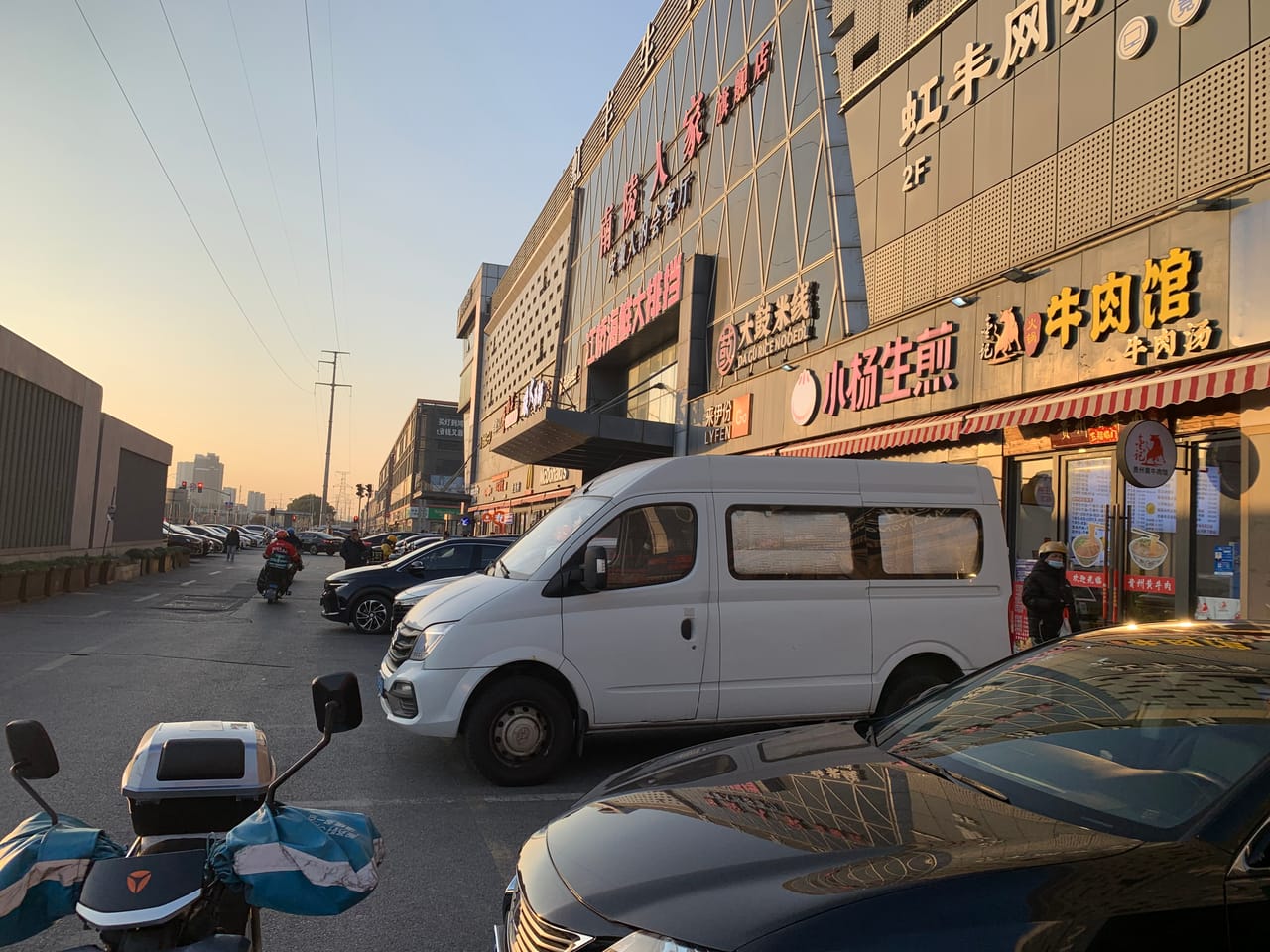 曹安公路旺铺转让！纯一楼，近地铁口，多小区商务分布，位置佳-6