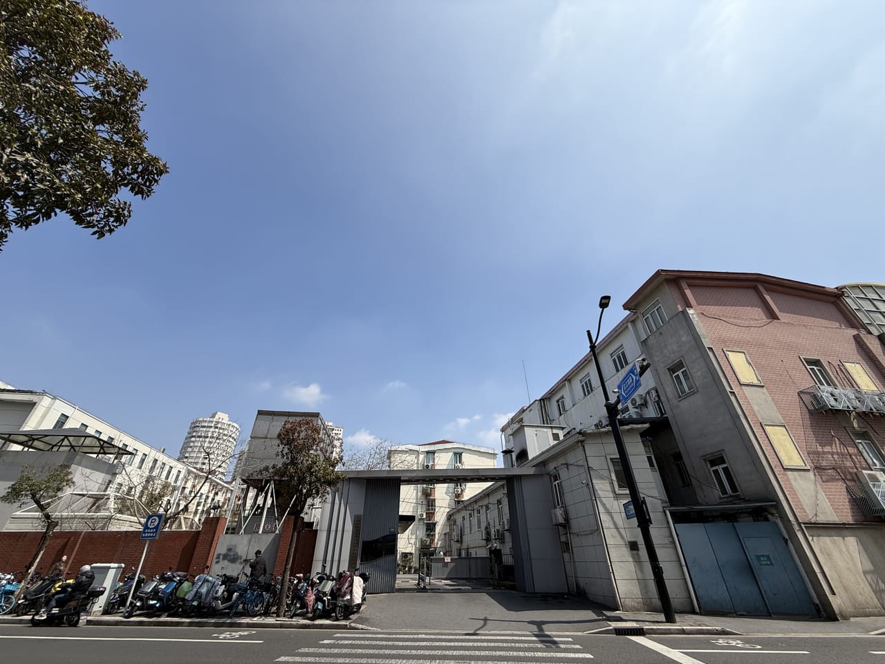 静安区大统路地铁口餐饮店转让！带阁楼，附近小区公寓商务楼-6