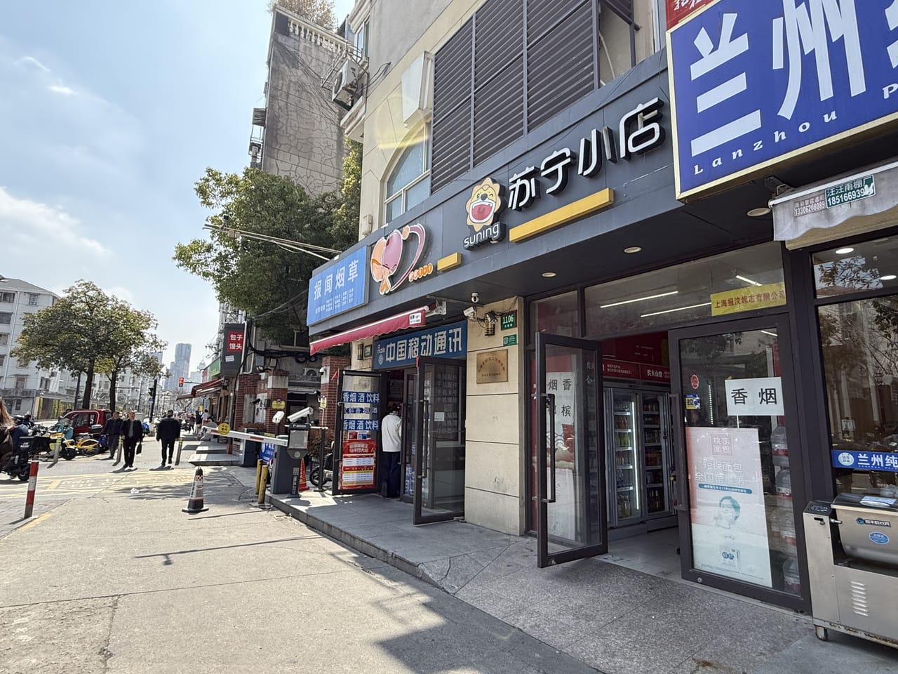 静安区大统路地铁口餐饮店转让！带阁楼，附近小区公寓商务楼-10