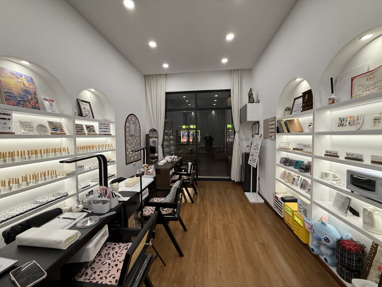 黄浦区新闸路美甲美睫店转让！近地铁上班族白领多人气旺-2