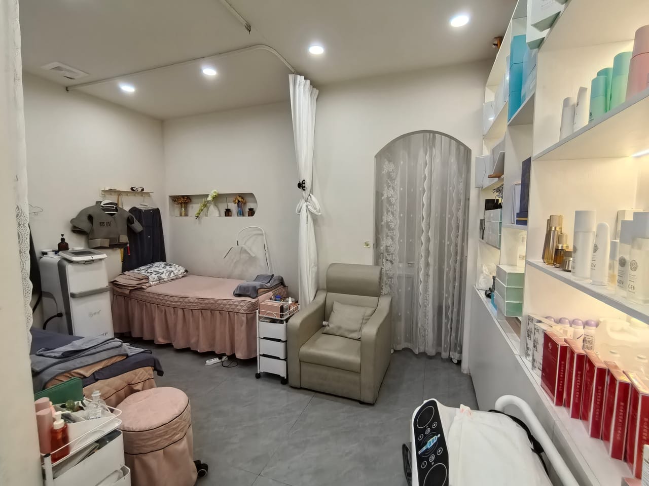 嘉定区海波路超市门口美甲美睫店转让！客源稳定整体转让人流大-3